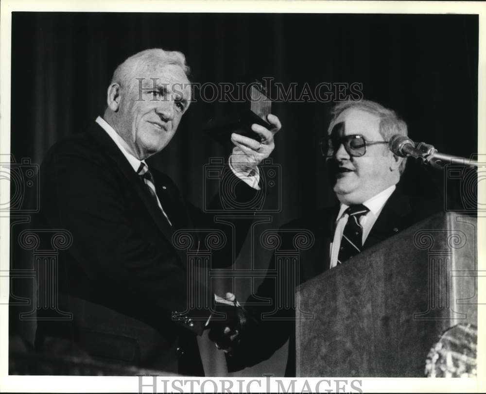 1989 Press Photo Don Blackard with Dick MacPherson at Carrier Dome Event- Historic Images