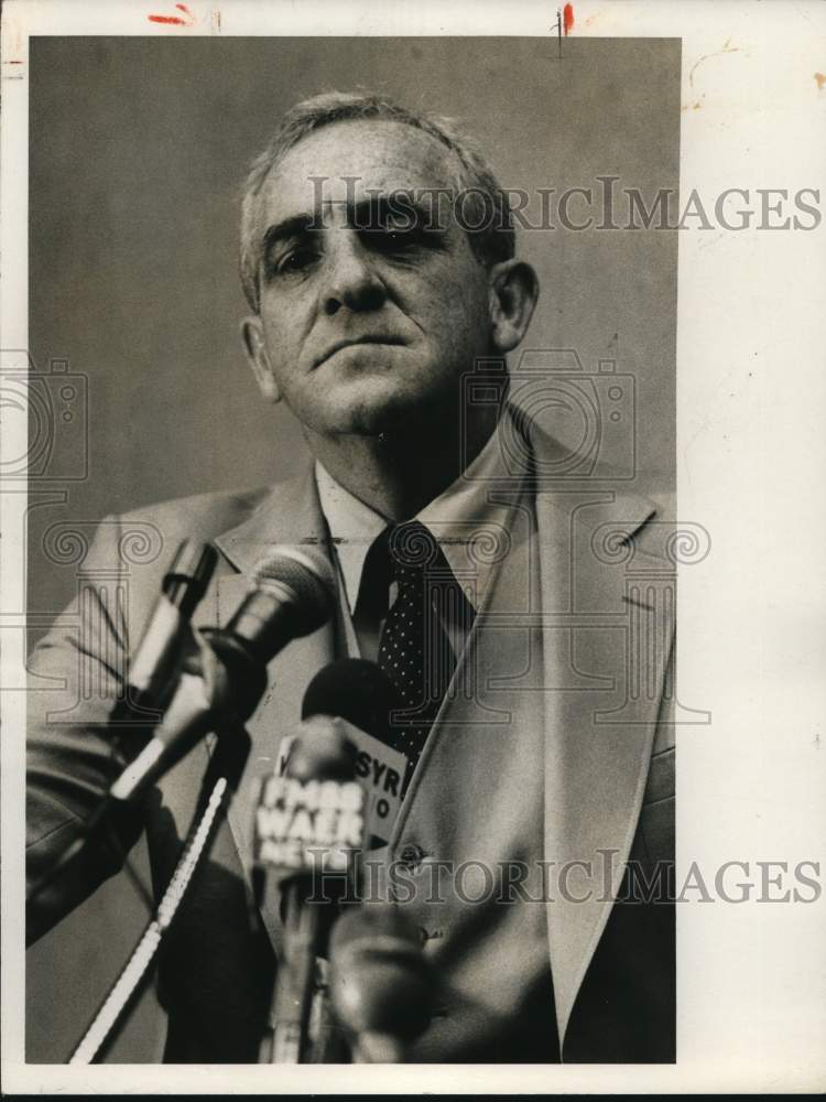 Press Photo Syracuse University Football Dick MacPherson at Event - Historic Images