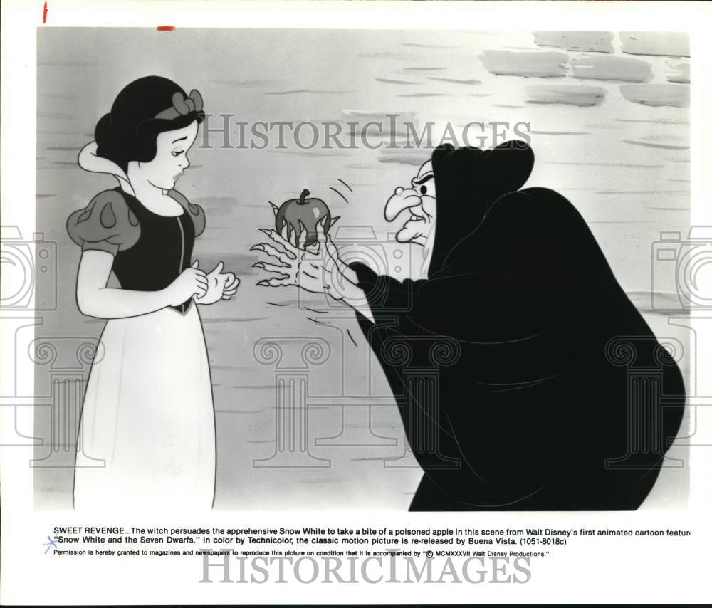 1937 Press Photo Scene from Disney Animated Film &quot;Snow White &amp; the Seven Dwarfs&quot; - Historic Images