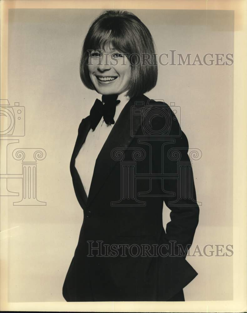 Press Photo Actress Shirley MacLaine - syp41759 - Historic Images