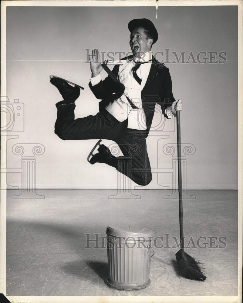 1956 Press Photo Skater Werner Groebli in Shipstads and Johnson Ice Follies- Historic Images
