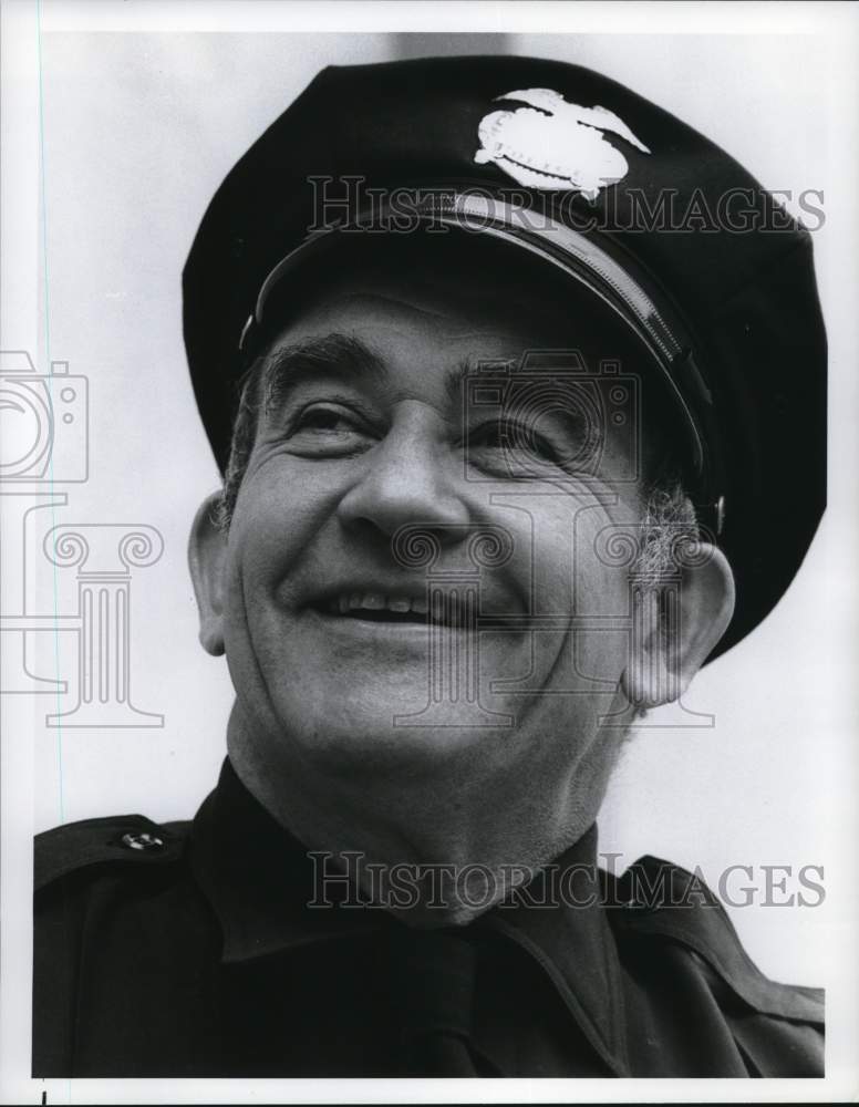 1977 Press Photo Actor Ed Asner - syp48657- Historic Images