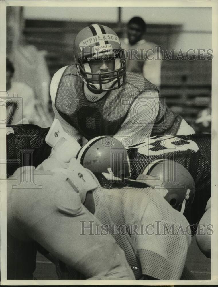 1983 Press Photo Syracuse football quarterback Don McPherson takes practice snap- Historic Images