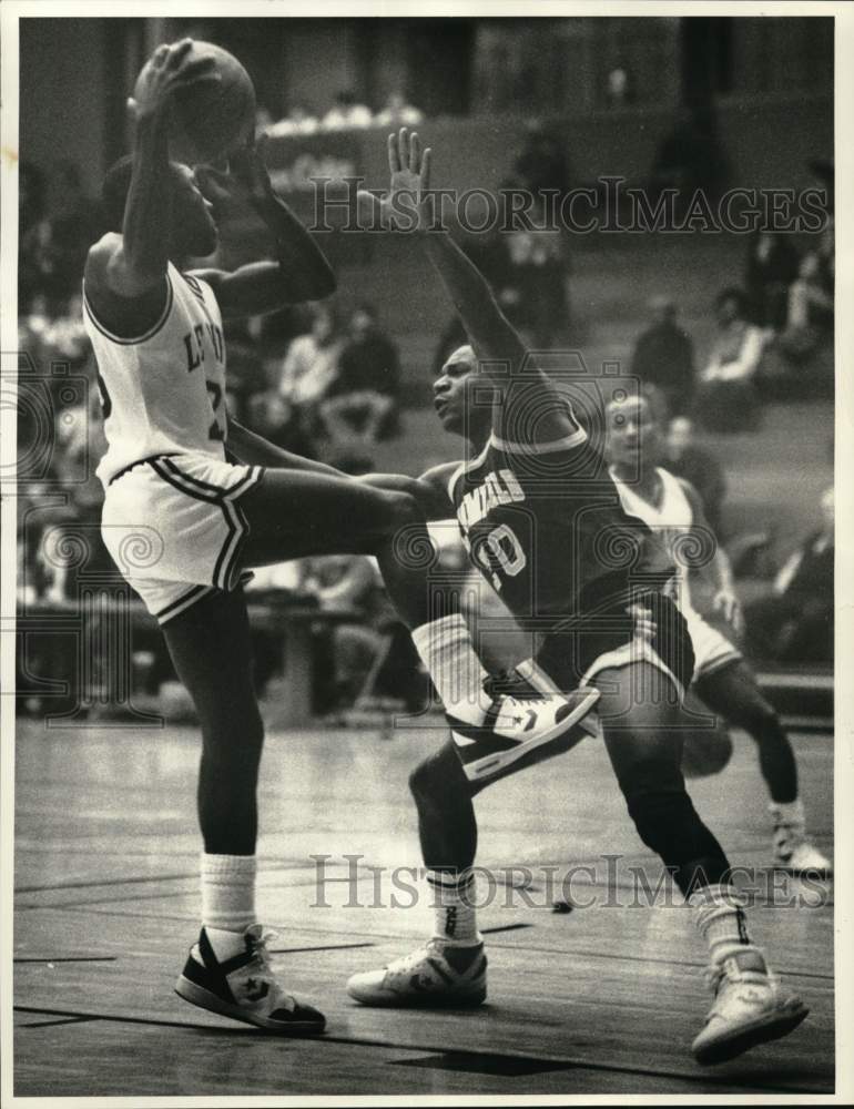 1986 Press Photo Russell Barnes, LeMoyne Basketball Player at Bloomfield Game - Historic Images