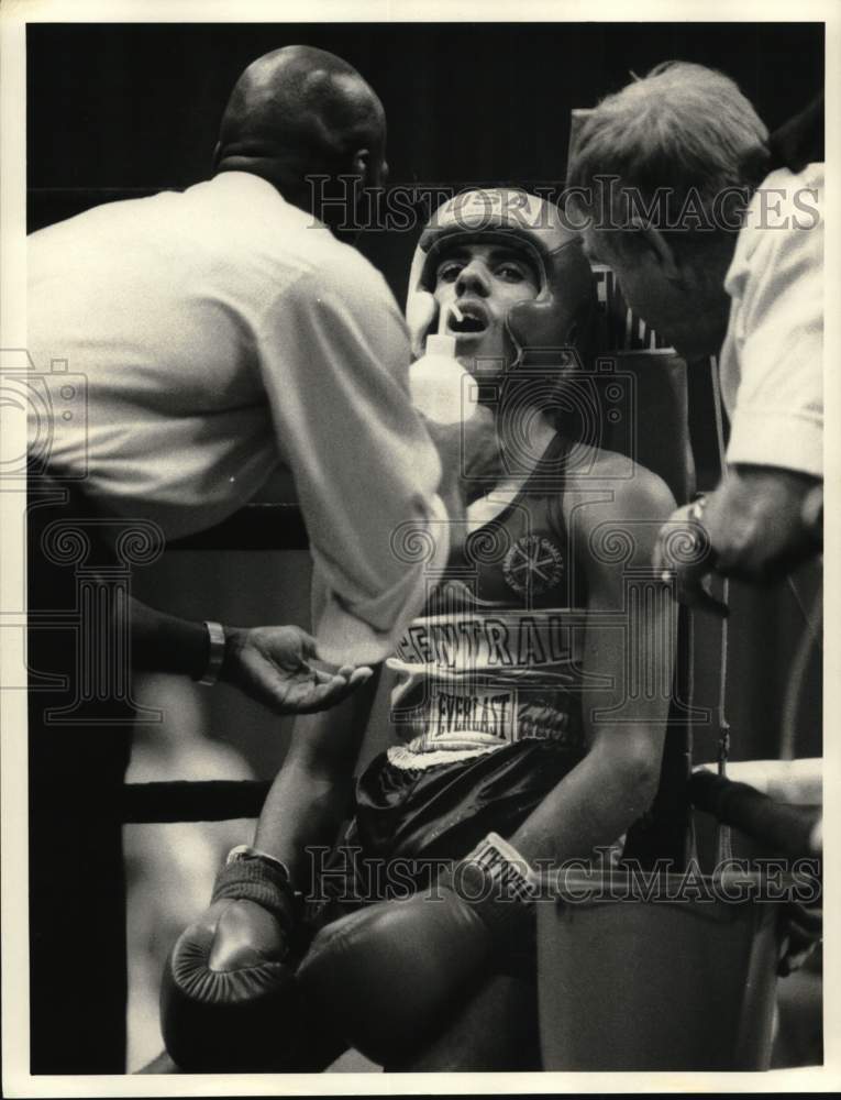 1987 Press Photo Boxer Anthony Christodoulou at Empire State Games Bout - Historic Images