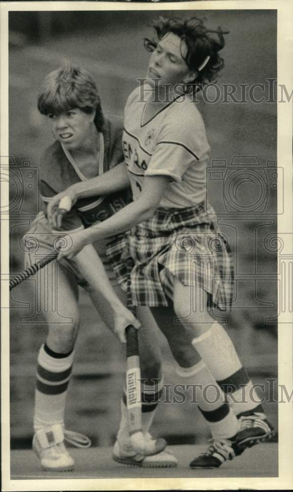 1984 Press Photo Coleen Reily and Kathy Staley during Empire State Games - Historic Images