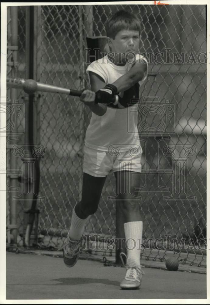 1987 Press Photo Scott Williams of Phoenix, batting at the Liverpool Range - Historic Images