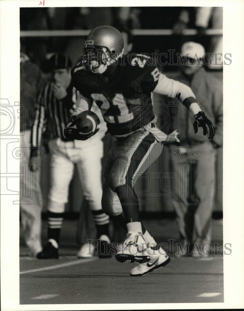 1990 Press Photo Boston College football tailback Tim Frager #21 runs in game- Historic Images