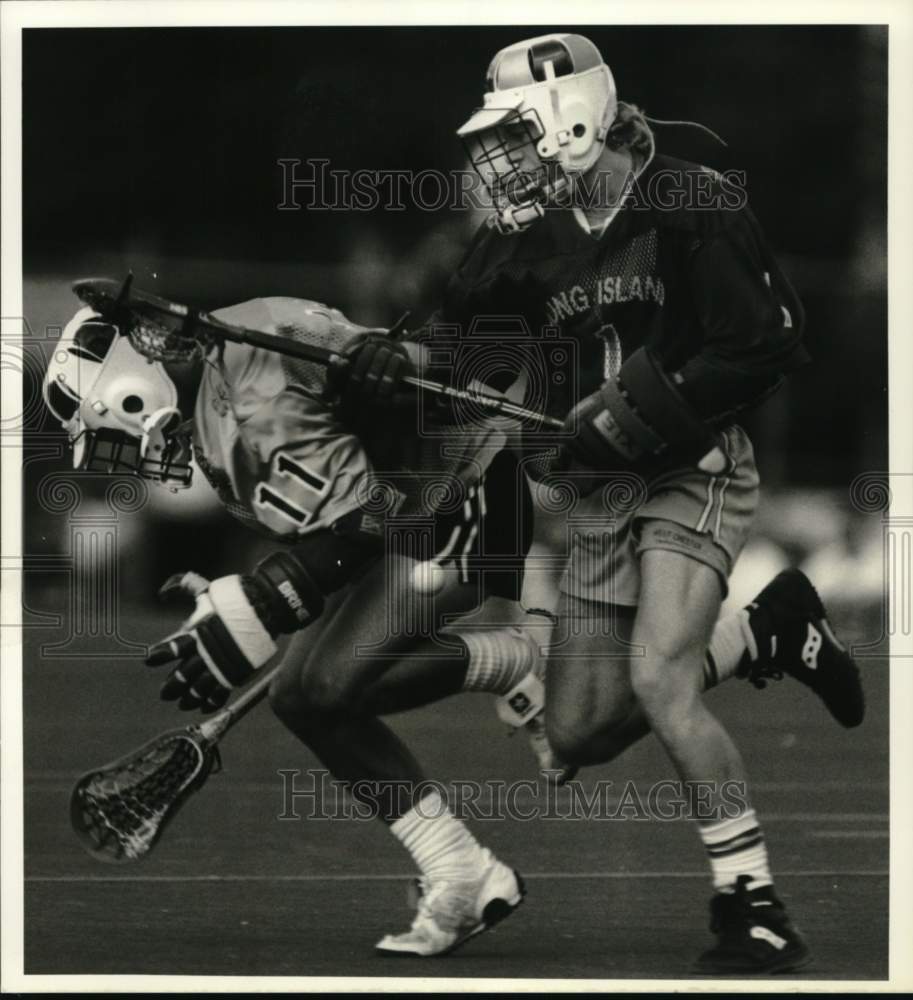 1988 Press Photo Long Island lacrosse player Scott Apgar #1 knocks ball out - Historic Images