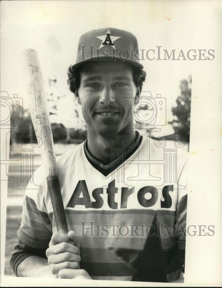 Press Photo Auburn Astros (NY) baseball player Ray Perkins smiles and holds bat- Historic Images