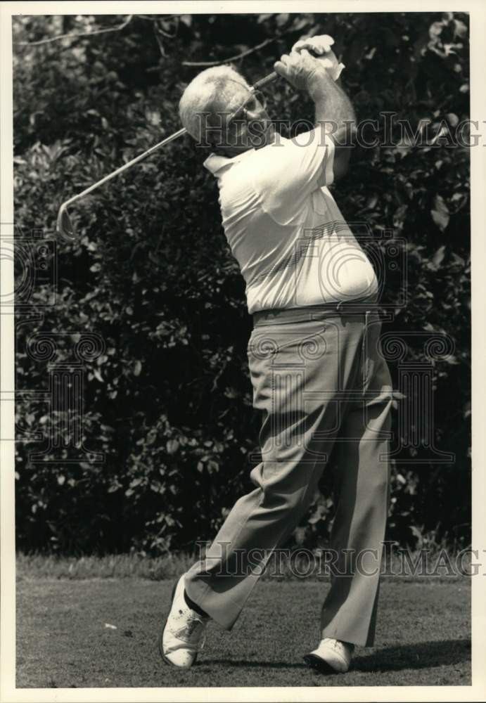 1988 Press Photo Golfer Denny Felton playing in Senior Classic, New York - Historic Images