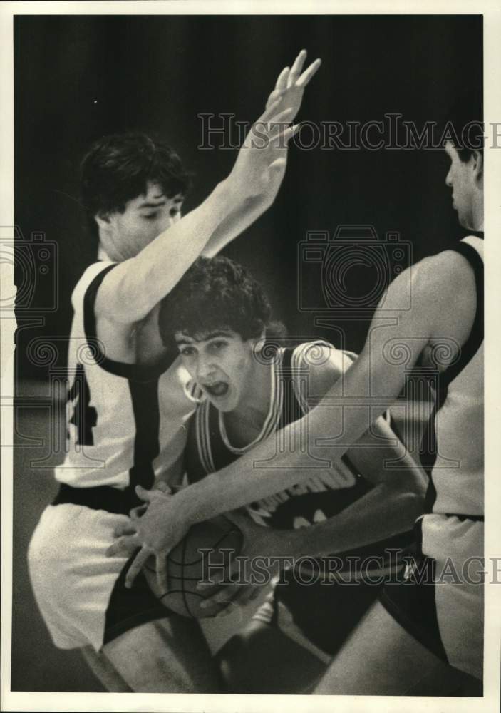 1986 Press Photo Jeff Gambitta, Cortland Basketball Player at Game - sys06486 - Historic Images