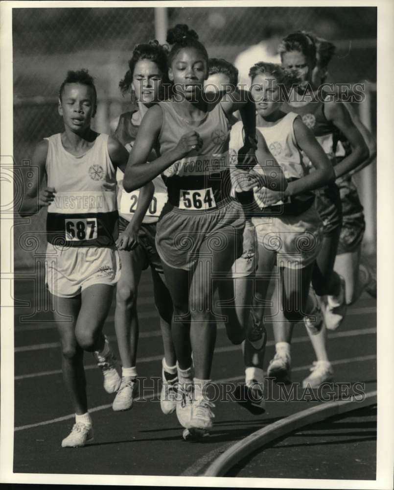 1987 Press Photo Runners at Empire State Games Women&#39;s 500 Meter Race- Historic Images