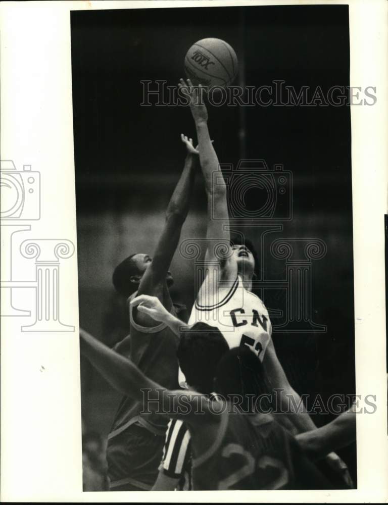 1984 Press Photo Cicero North Syracuse and Nottingham Basketball Players at Game - Historic Images