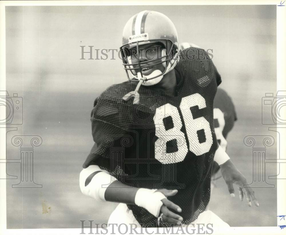 1990 Press Photo Syracuse U football tight end Andrew Dees runs in practice - Historic Images