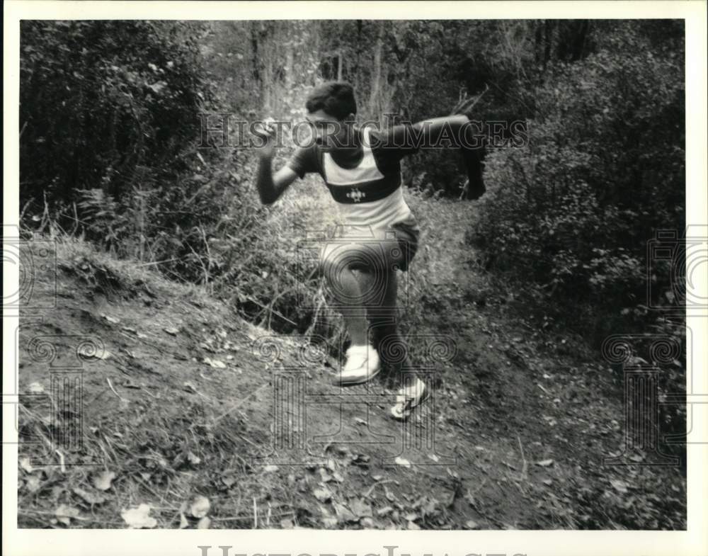 1989 Press Photo Cicero-North Syracuse student Billy Kahn runs in cross country- Historic Images