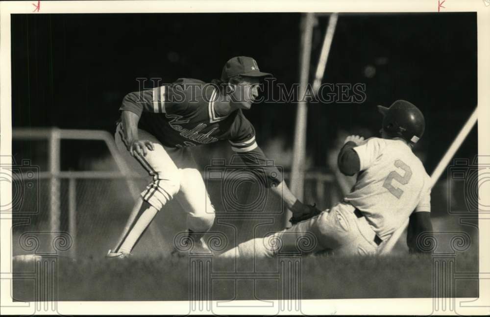 1988 Press Photo Mitch Roy, third Baseman in Liverpool Baseball Game, New York- Historic Images