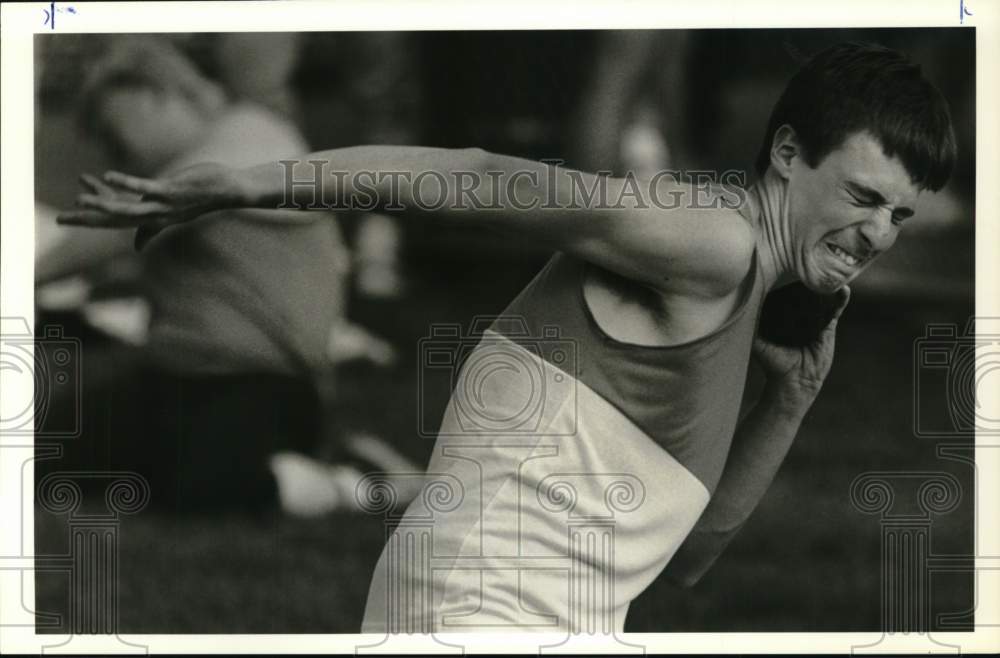 1989 Press Photo Adirondack High School&#39;s Joe Gagnon makes practice Shotput- Historic Images