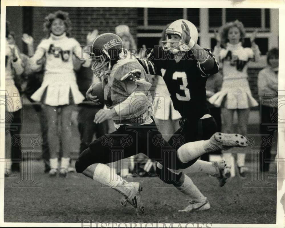 1984 Press Photo Altmar-Parish Williamson football player Dave Gaffey stumbles - Historic Images