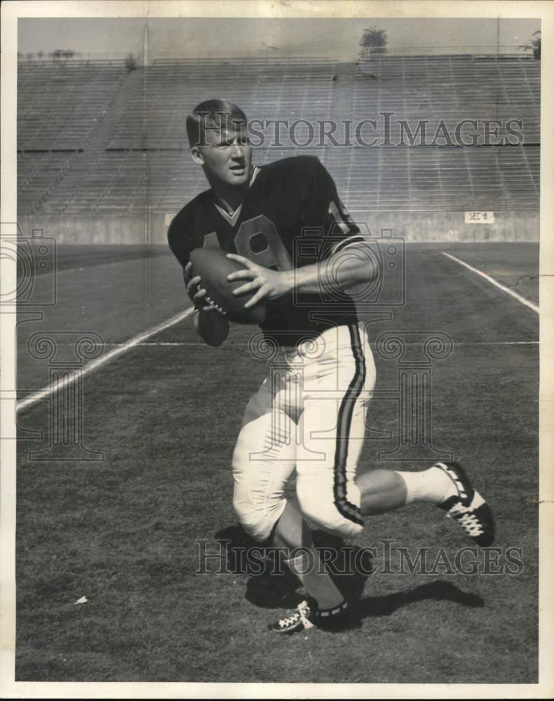 1964 Press Photo Oregon State U football quarterback Paul Brothers in practice- Historic Images