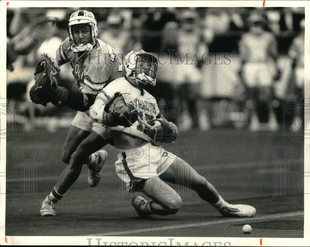 1985 Press Photo Syracuse University lacrosse player Pat Donahue dives for ball- Historic Images
