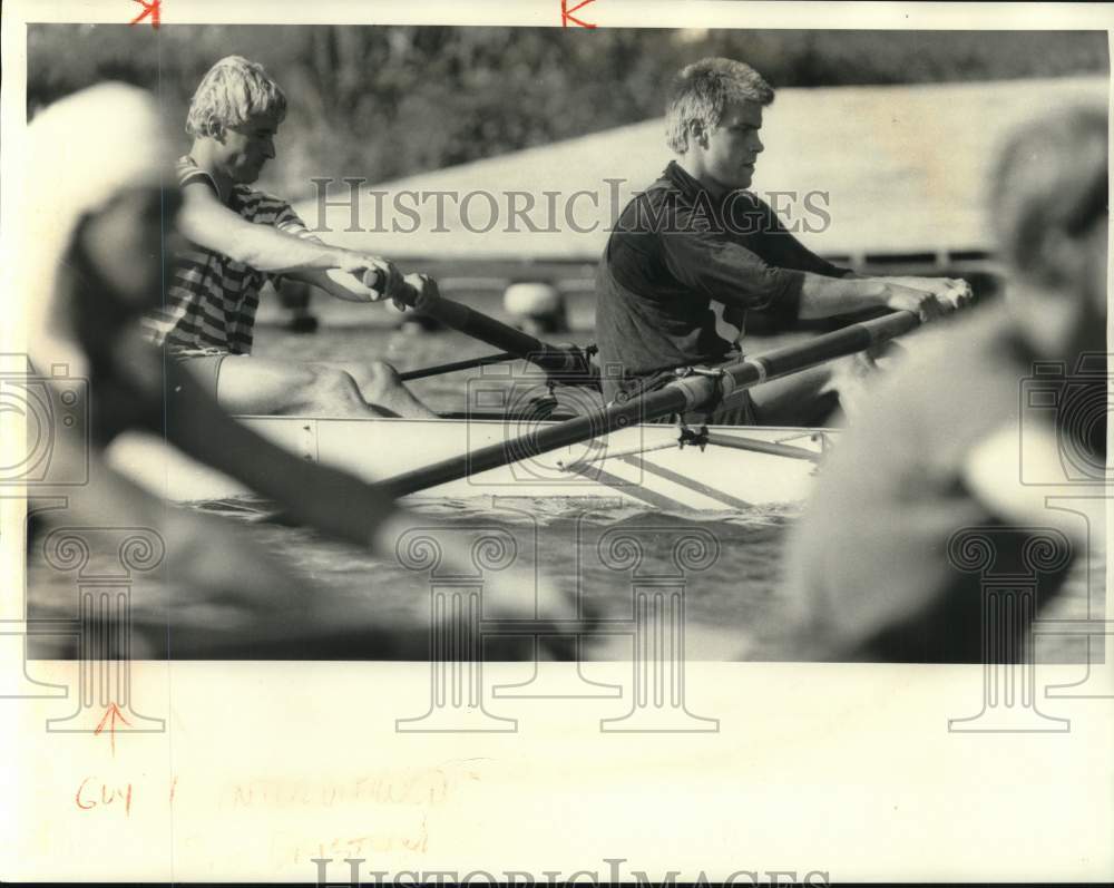 1985 Press Photo Syracuse U Varsity 8 Crew members Tim Briston & Russ Forbes- Historic Images