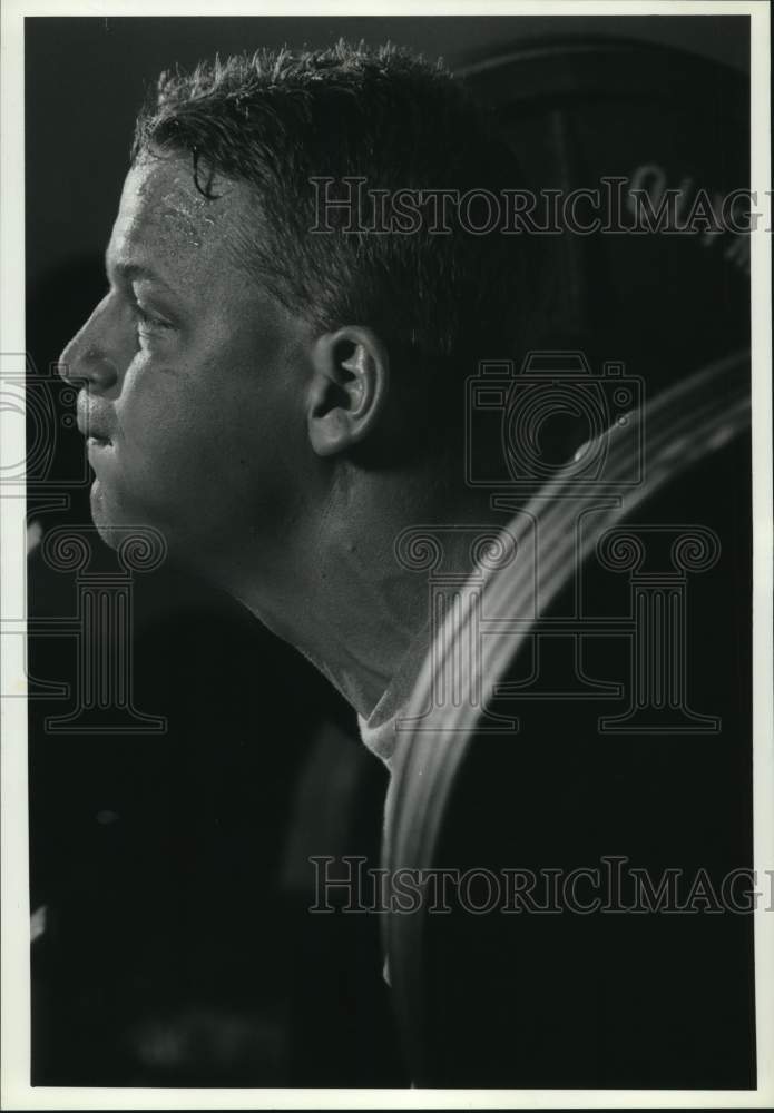 1990 Press Photo Weightlifter Randy Earle grimaces as he works out at NY home- Historic Images
