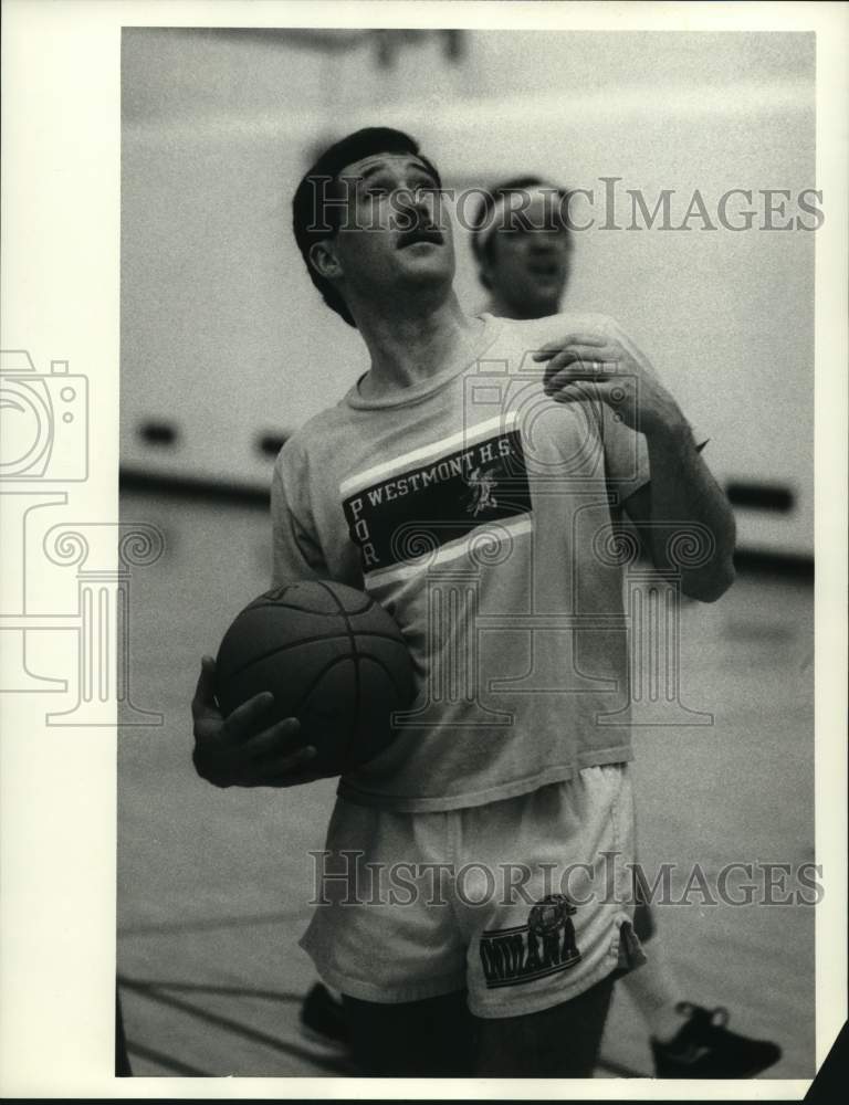 1987 Press Photo Beer Nut basketball player #9 holds ball and looks up- Historic Images