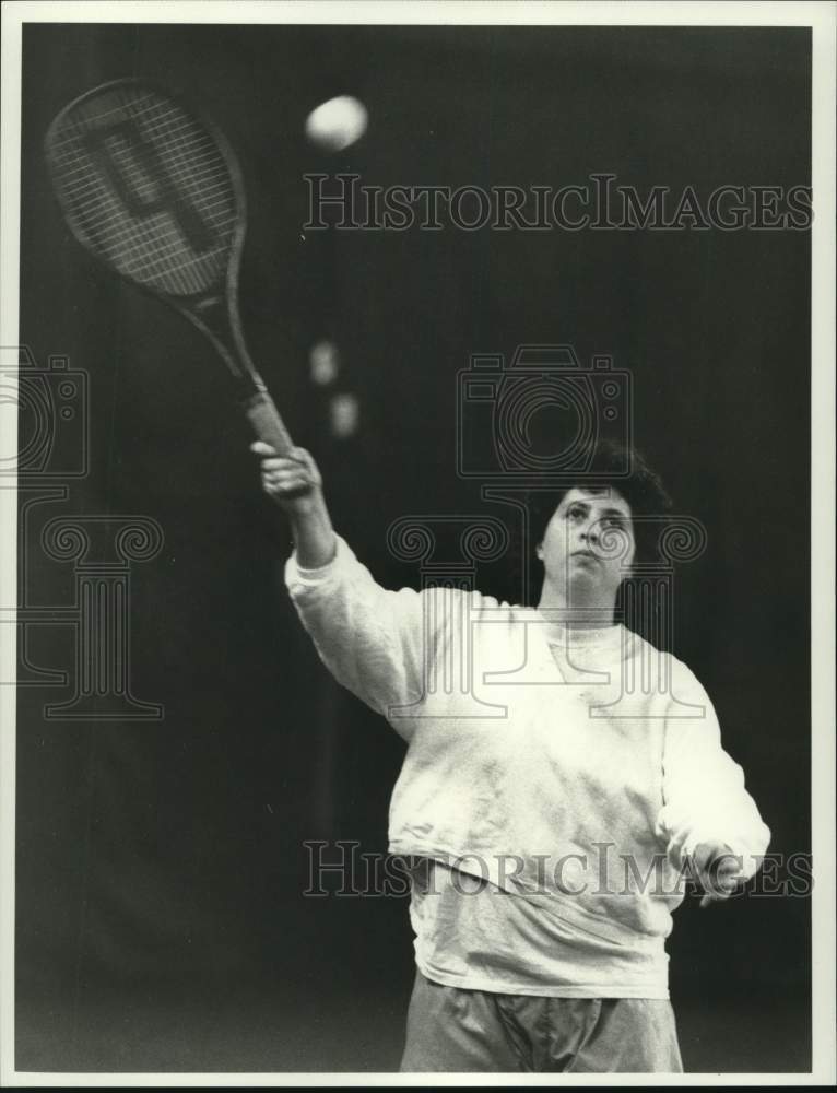 Press Photo Fayetteville Manlius tennis player Laura Peason hits overhead shot - Historic Images