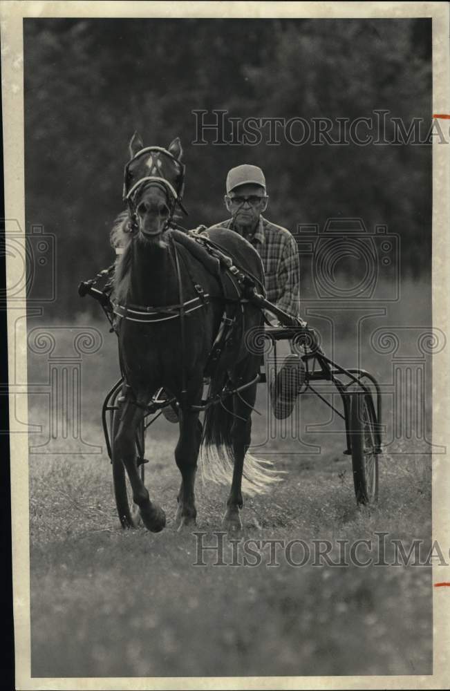 1986 Press Photo Harness racing driver Harold Vanauken and Sandy in Memphis- Historic Images