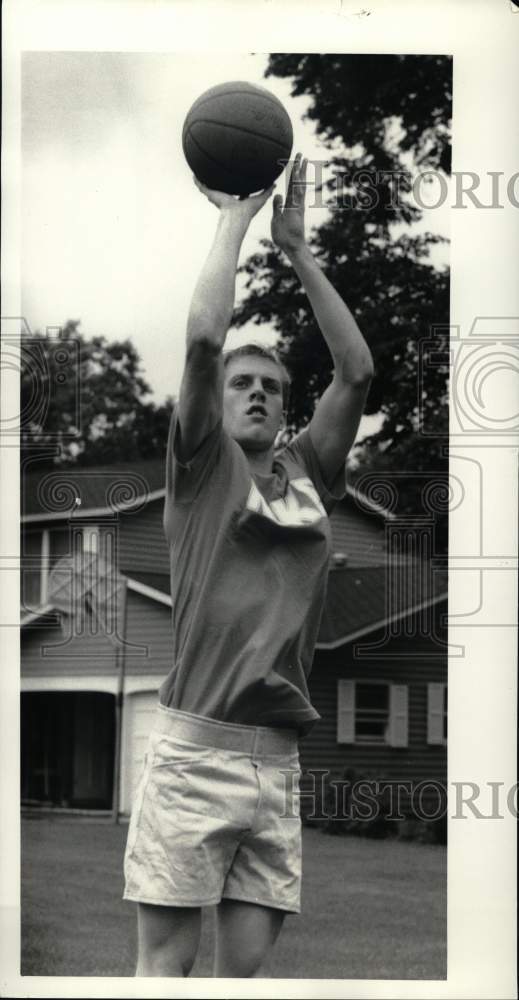 1986 Press Photo F-M High School senior basketball player Matt Roe - sys10306- Historic Images