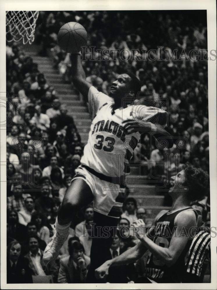 1979 Press Photo Syracuse U basketball player Dale Shackleford goes up layup - Historic Images