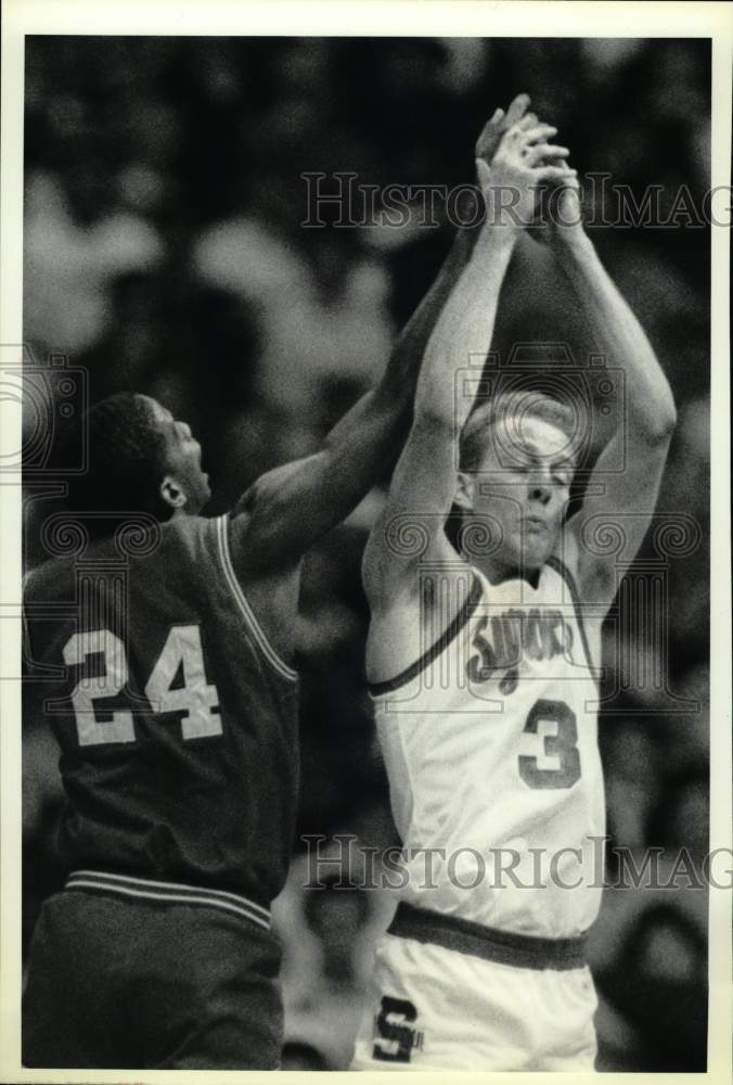 Press Photo Syracuse and Texas-San Antonio play men&#39;s college basketball - Historic Images