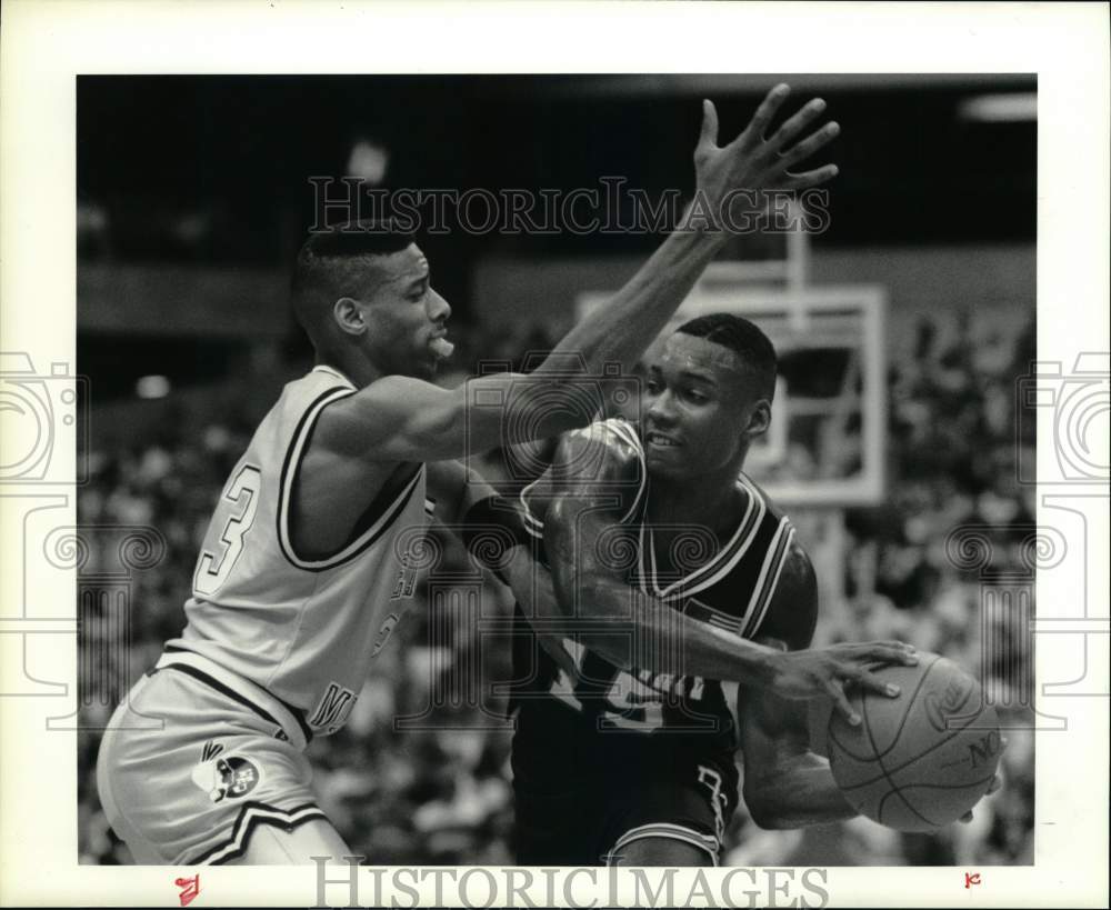 1991 Press Photo Basketball Players at Eastern Michigan and Penn State Game - Historic Images