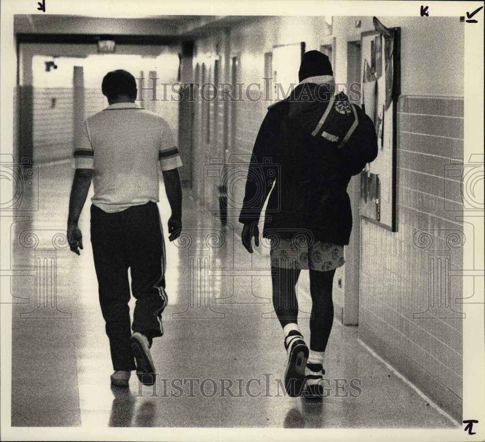 1990 Press Photo Jamesville-DeWitt Football Bob Kawa with Bernard Blunt - Historic Images