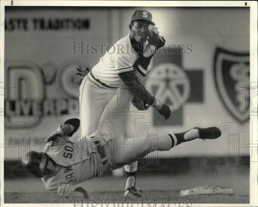 1985 Press Photo Baseball Players Paul Hundhammer and Mike Sharpenson at Game - Historic Images