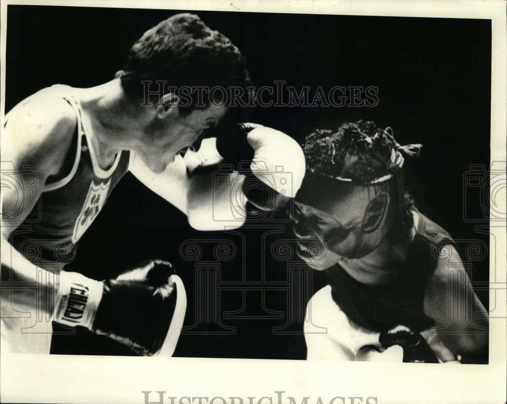 1985 Press Photo Boxers David Irons and Shaun Casey at Bout- Historic Images