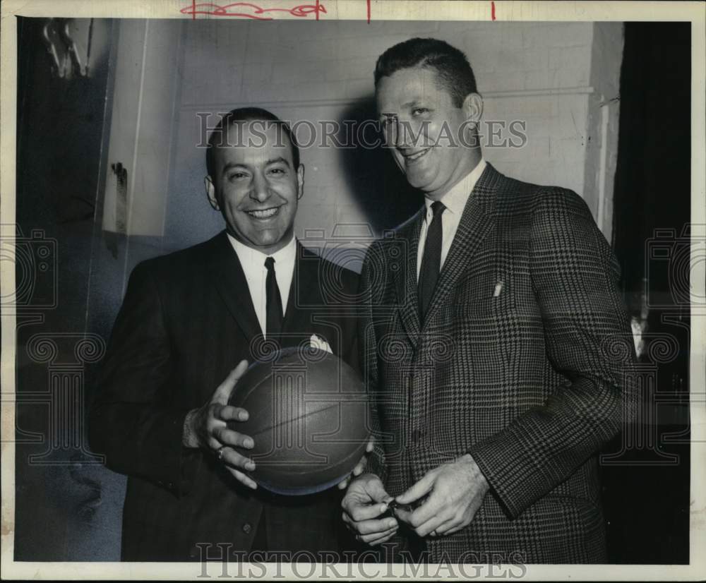 1962 Press Photo Community College Basketball Coache Paul Seymour and Assistant - Historic Images