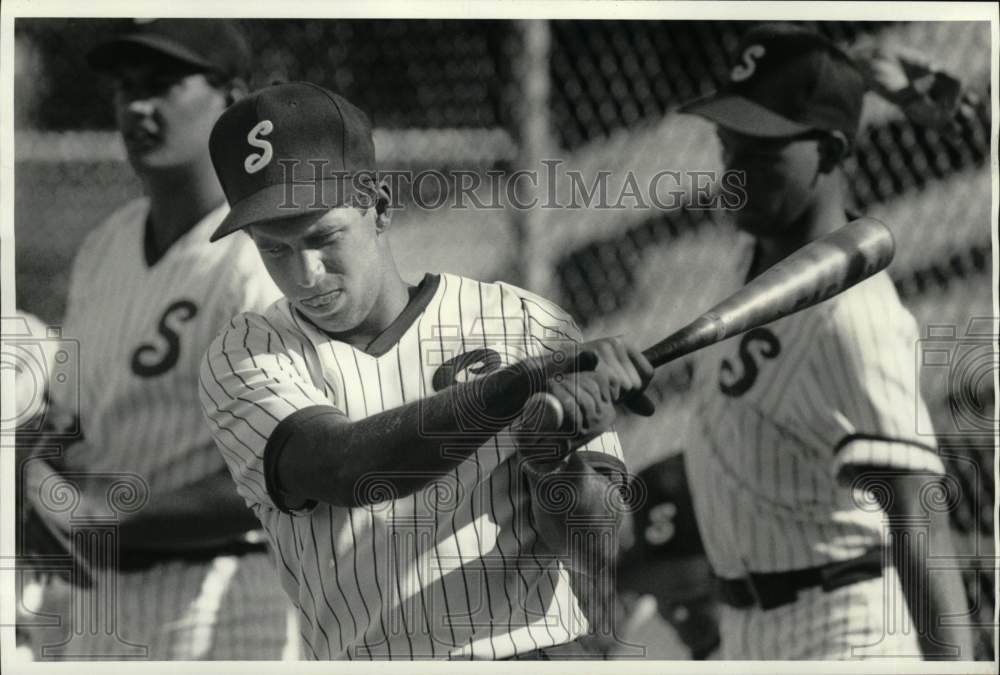 1987 Press Photo Syracuse Braves Baseball Player Mike Lang Swings Bat - Historic Images