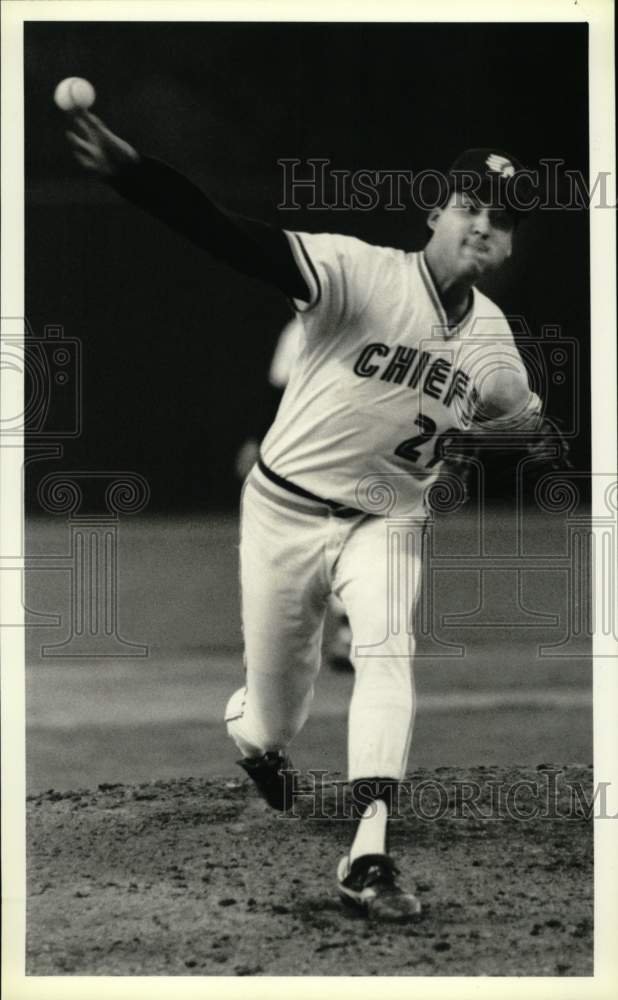 1989 Press Photo Xavier Hernandez, Pitcher for Syracuse Chiefs Baseball Team - Historic Images