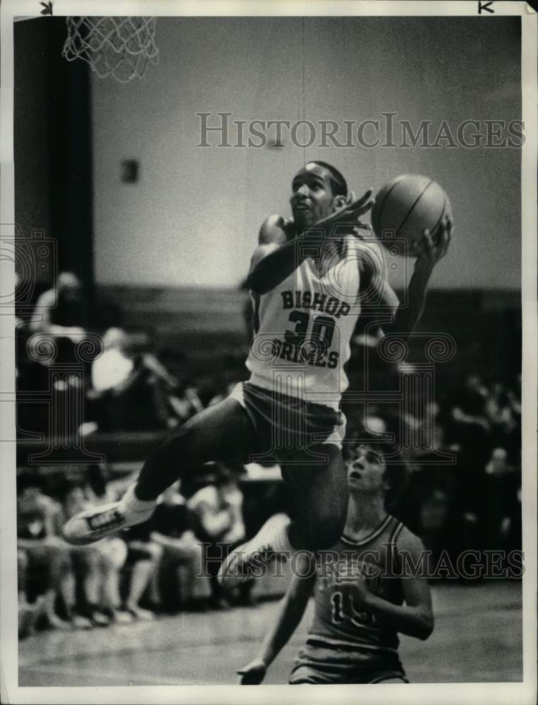 1982 Press Photo Bishop Grimes High School's Joe Dowel Soars to Score, Syracuse - Historic Images