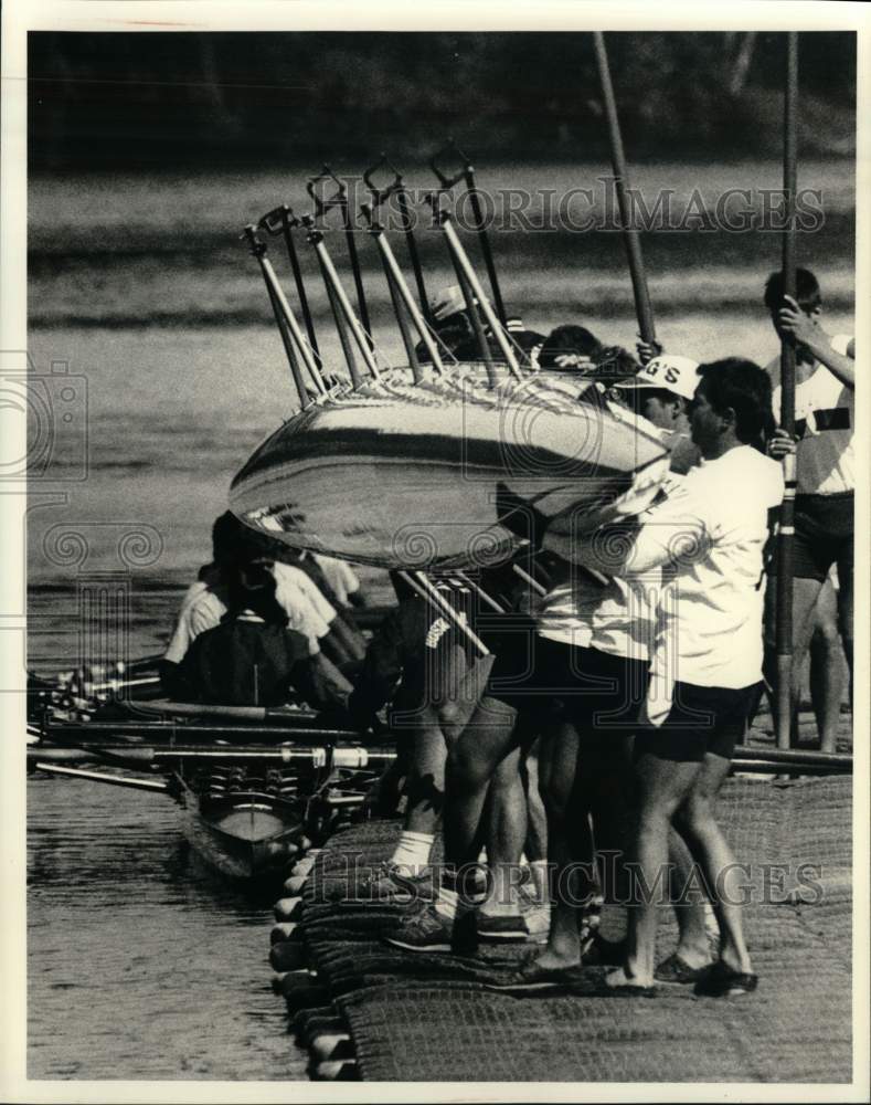 1988 Press Photo Crew launches Shell at Boathouse for IRA Regatta - Historic Images