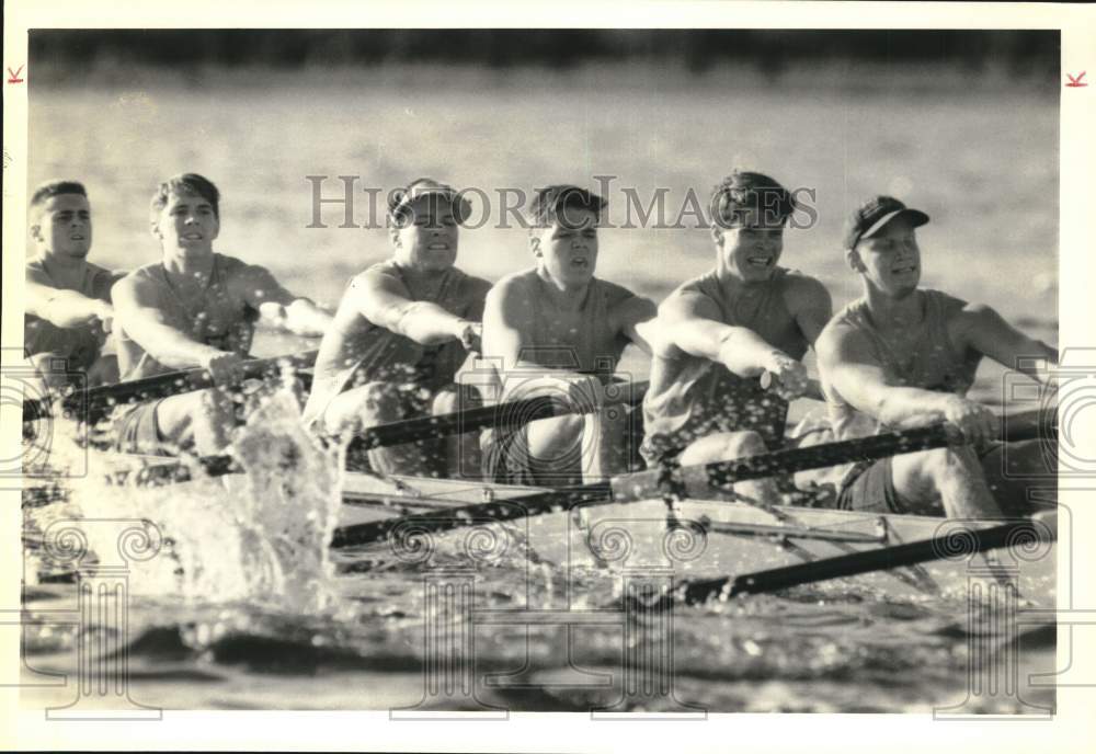 1990 Press Photo Syracuse University Varsity Eight Crew Team on Onondaga Lake- Historic Images