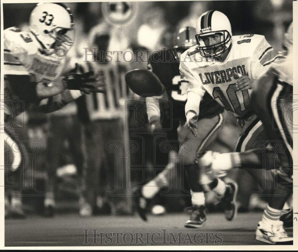 1989 Press Photo Liverpool High School Football Players at Nottingham Game - Historic Images