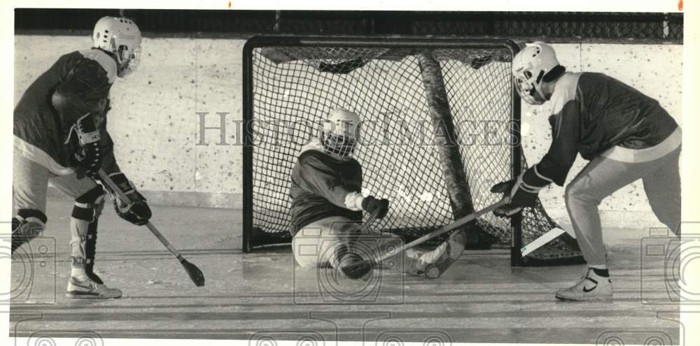 1989 Press Photo Spankies and Kelly's Square Broom Ball Team Players of Oswego- Historic Images