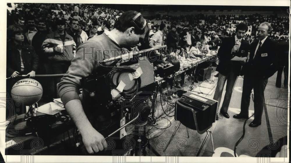 1982 Press Photo Television Crew at the Big East Basketball Tournament- Historic Images