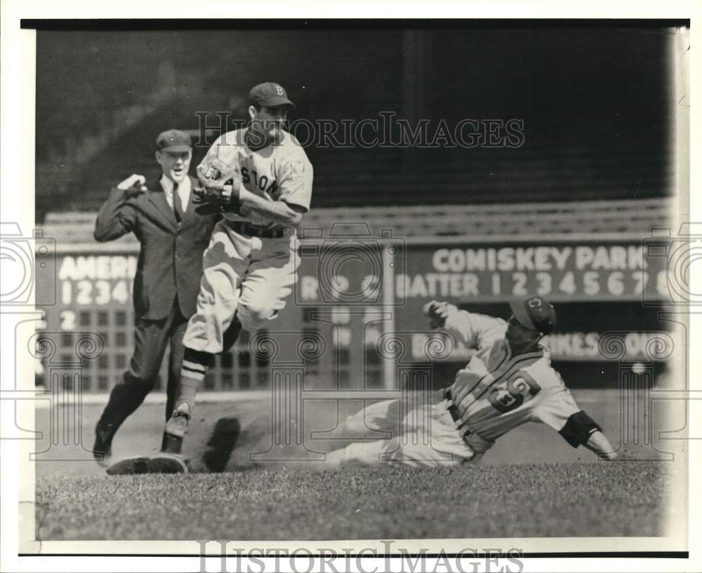 Press Photo Bobby Doerr in Boston College and Sox Baseball Game at Comiskey Park - Historic Images