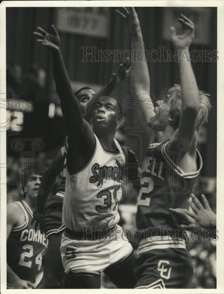 1985 Press Photo Pearl Washington of Syracuse University in Basketball Game- Historic Images