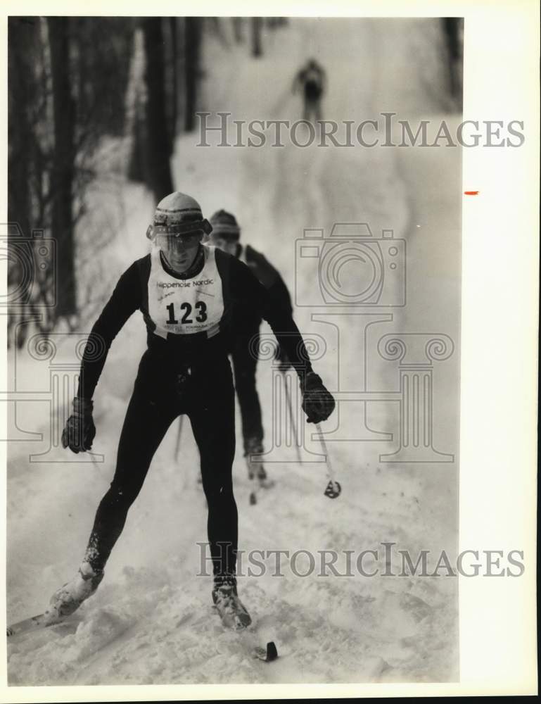 1989 Press Photo Cranklinoss Aunkst in Tug Hill Tourathon Cross Country Ski Race- Historic Images