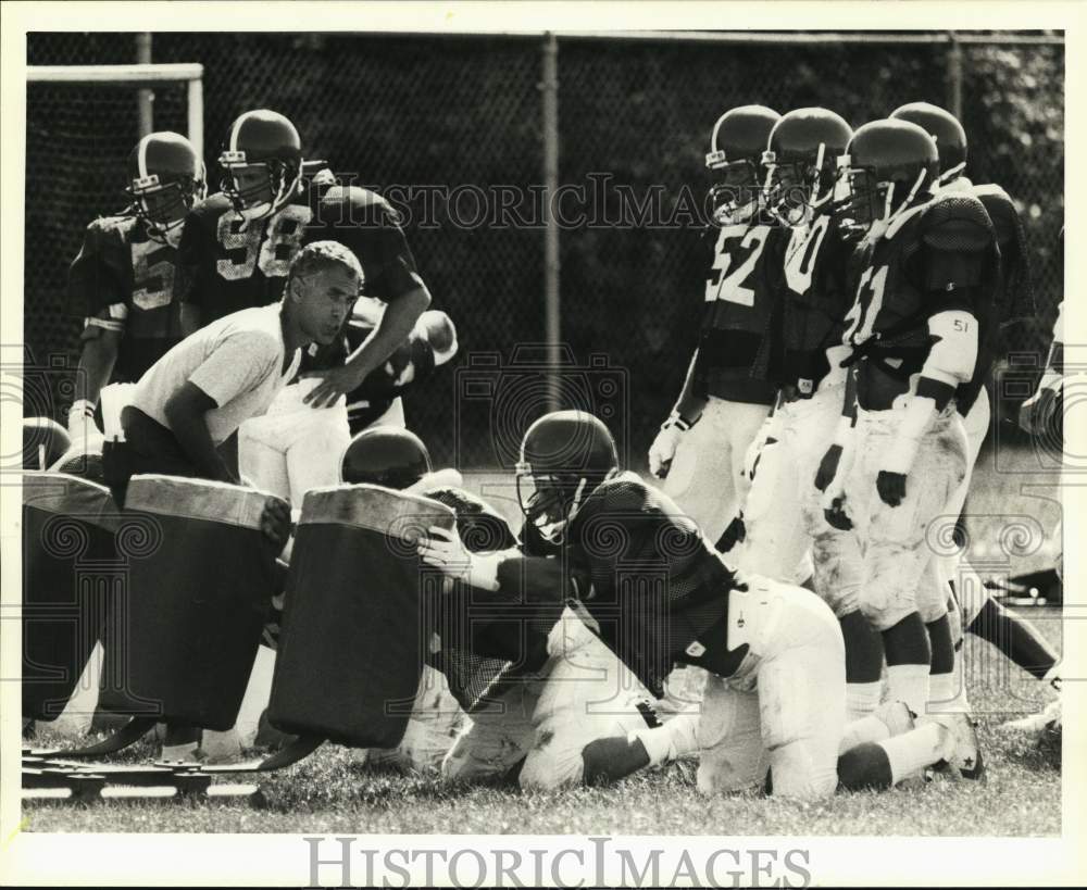 Press Photo Syracuse University Football Linebackers and at Practice - Historic Images